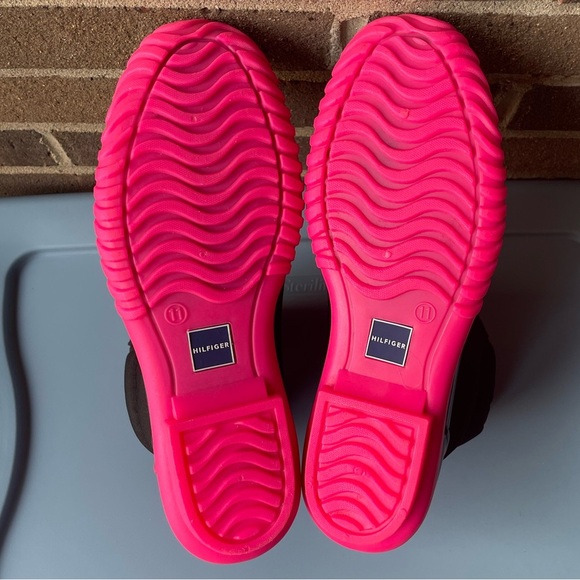 Tommy Hilfiger Haryett Duck Boots - Picture 8 of 9